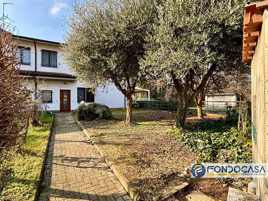 Immagine 3 di Casa semindipendente in vendita  a Palazzolo Sull'oglio