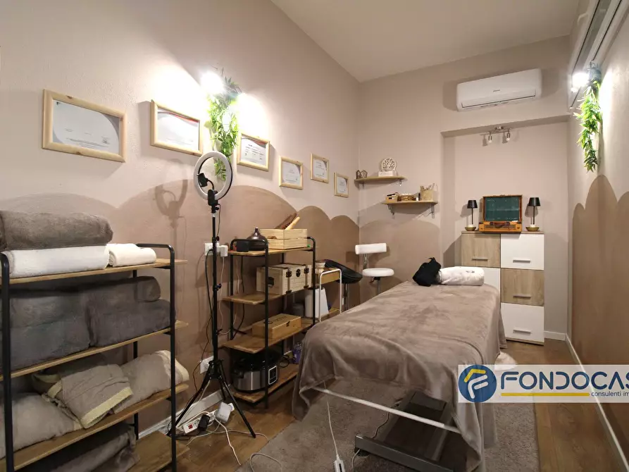 Immagine 10 di Locale commerciale in vendita  in Via Dei Mille a Ponsacco