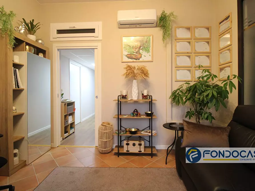 Immagine 6 di Locale commerciale in vendita  in Via Dei Mille a Ponsacco