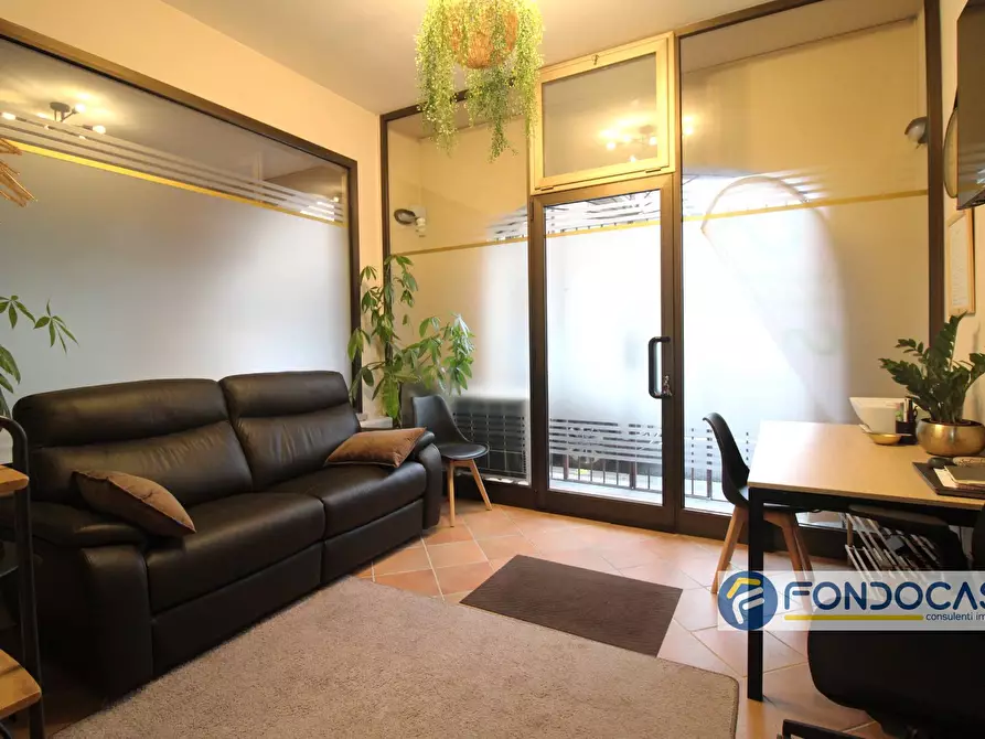 Immagine 1 di Locale commerciale in vendita  in Via Dei Mille a Ponsacco