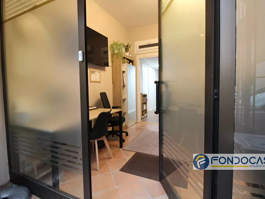 Immagine 24 di Locale commerciale in vendita  in Via Dei Mille a Ponsacco