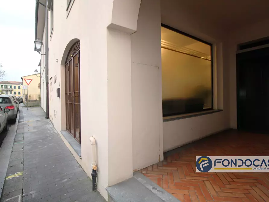 Immagine 27 di Locale commerciale in vendita  in Via Dei Mille a Ponsacco