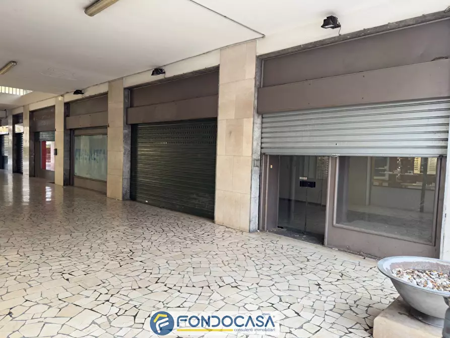 Immagine 2 di Locale commerciale in vendita  a Rovato
