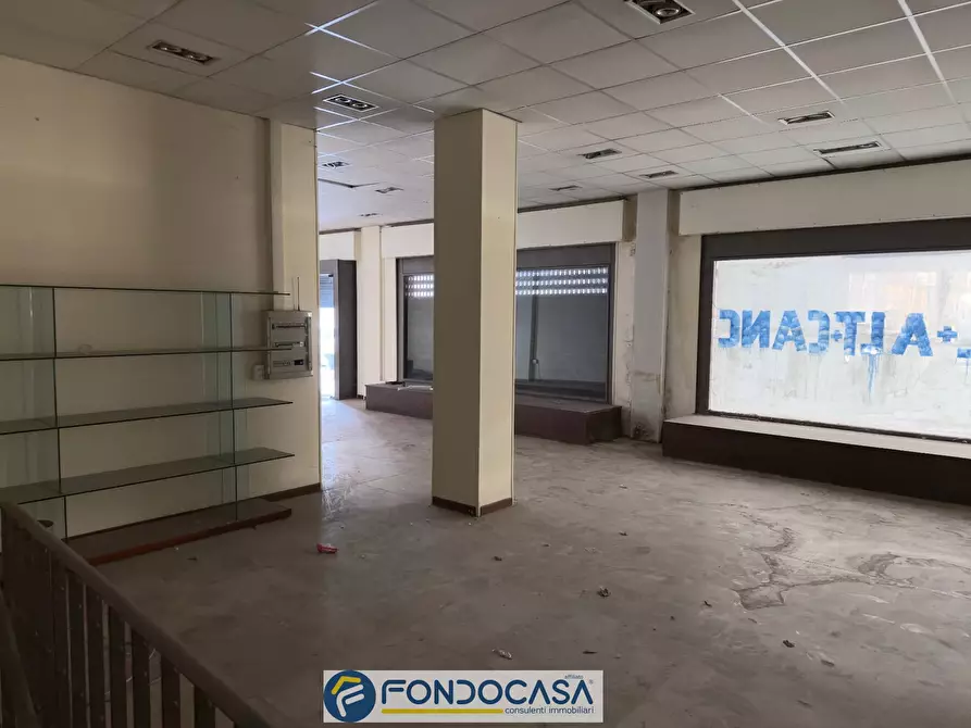 Immagine 4 di Locale commerciale in vendita  a Rovato