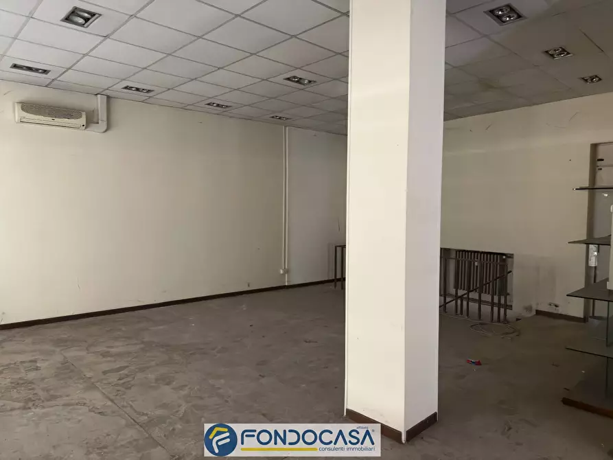Immagine 12 di Locale commerciale in vendita  a Rovato