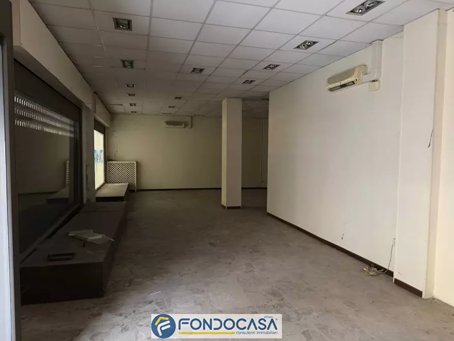 Immagine 11 di Locale commerciale in vendita  a Rovato