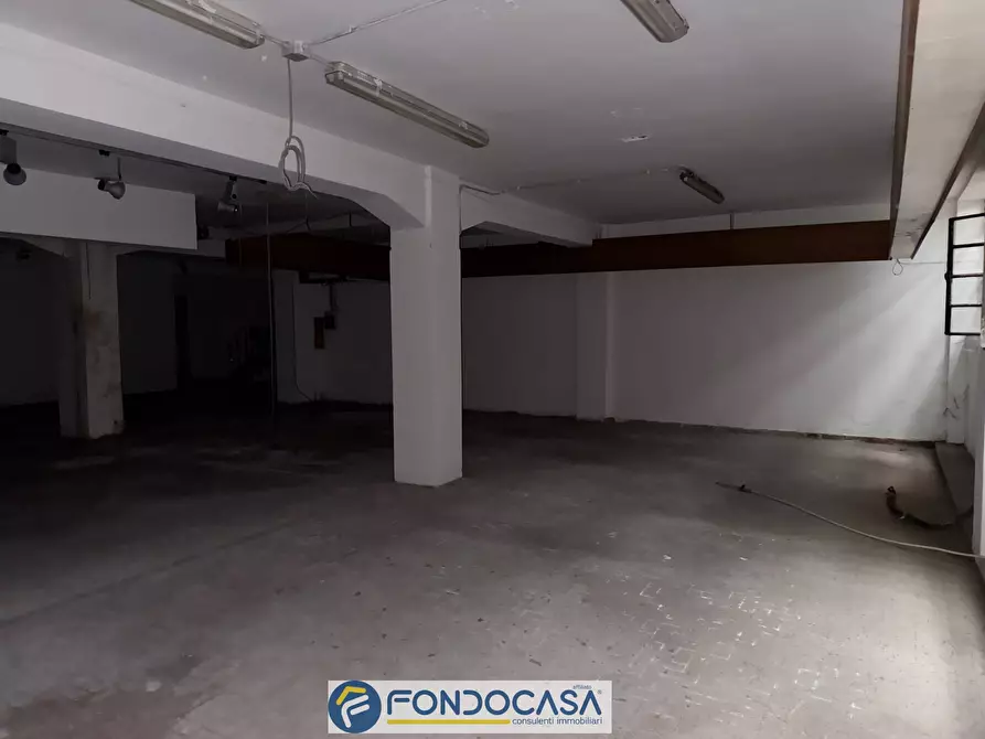 Immagine 19 di Locale commerciale in vendita  a Rovato