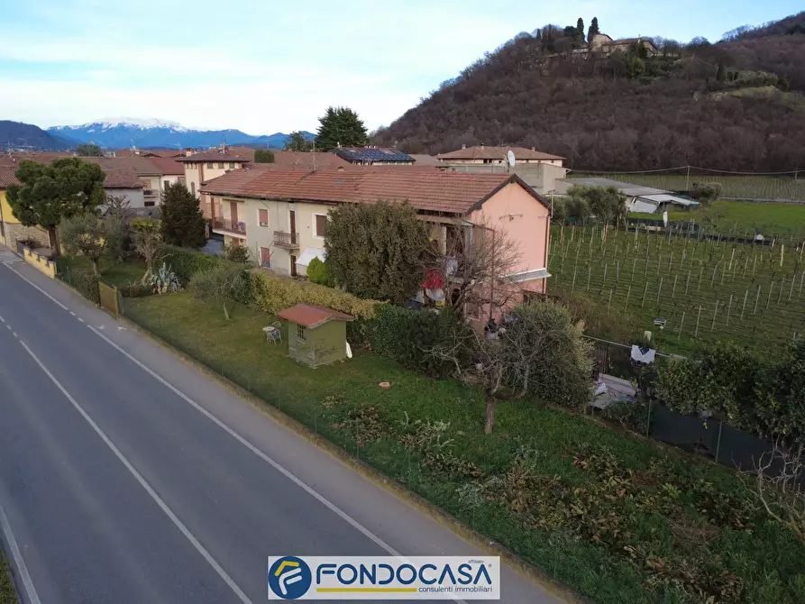 Immagine 1 di Casa indipendente in vendita  a Erbusco