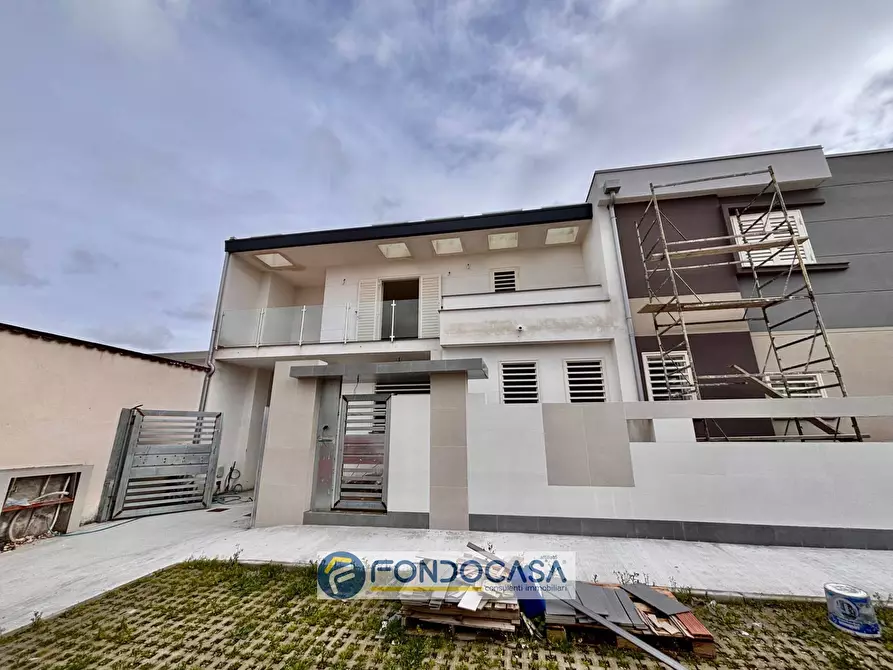 Immagine 2 di Villa in vendita  in via madre Teresa di calcutta S.n.c a Cancello Ed Arnone