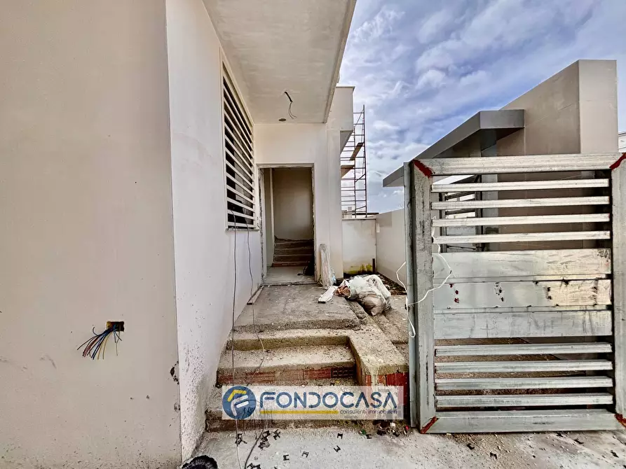 Immagine 10 di Villa in vendita  in via madre Teresa di calcutta S.n.c a Cancello Ed Arnone