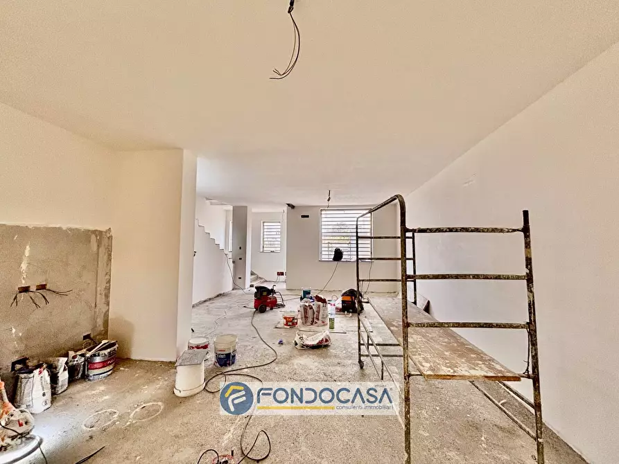 Immagine 12 di Villa in vendita  in via madre Teresa di calcutta S.n.c a Cancello Ed Arnone