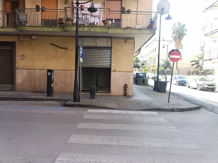 Immagine 2 di Locale commerciale in vendita  in CORSO ITALIA 108 a Angri