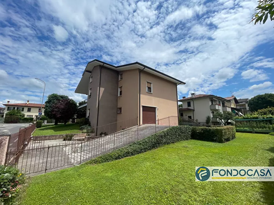 Immagine 10 di Villa in vendita  a Brescia