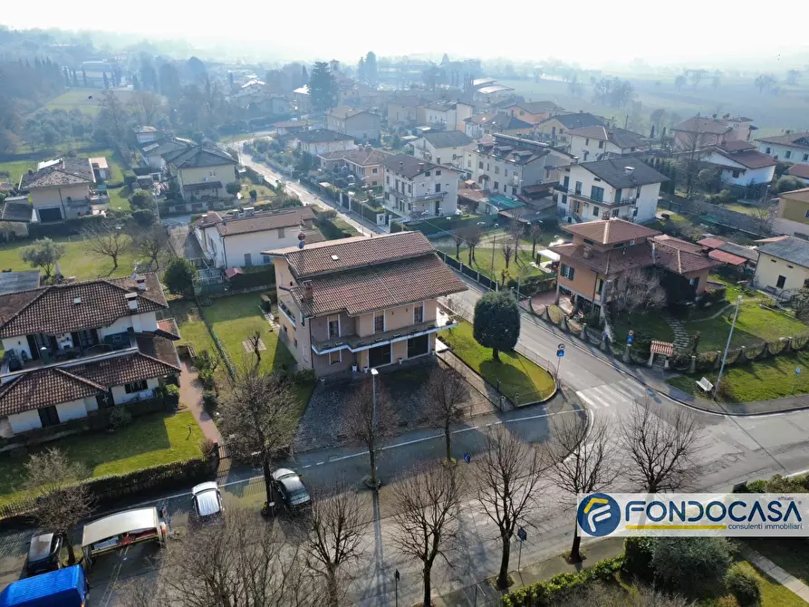 Immagine 2 di Villa in vendita  a Brescia