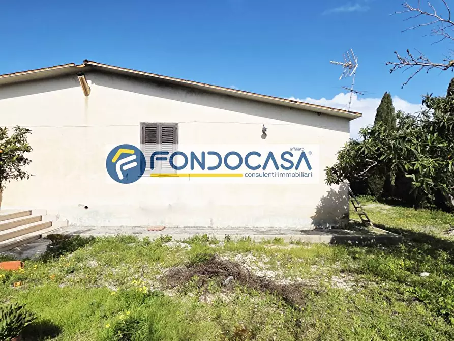 Immagine 13 di Villa in vendita  in strada per caputi 66 a Brindisi