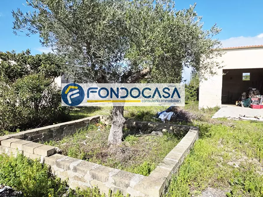 Immagine 15 di Villa in vendita  in strada per caputi 66 a Brindisi