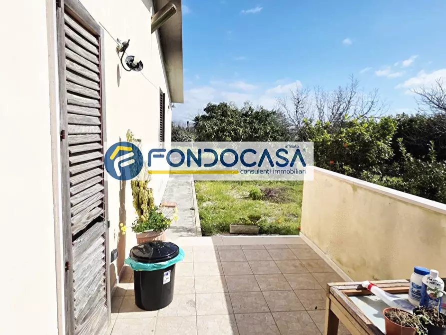 Immagine 21 di Villa in vendita  in strada per caputi 66 a Brindisi