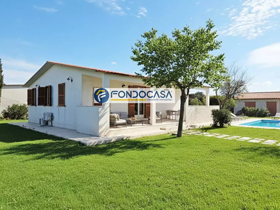 Immagine 27 di Villa in vendita  in strada per caputi 66 a Brindisi