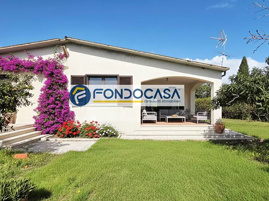 Immagine 28 di Villa in vendita  in strada per caputi 66 a Brindisi