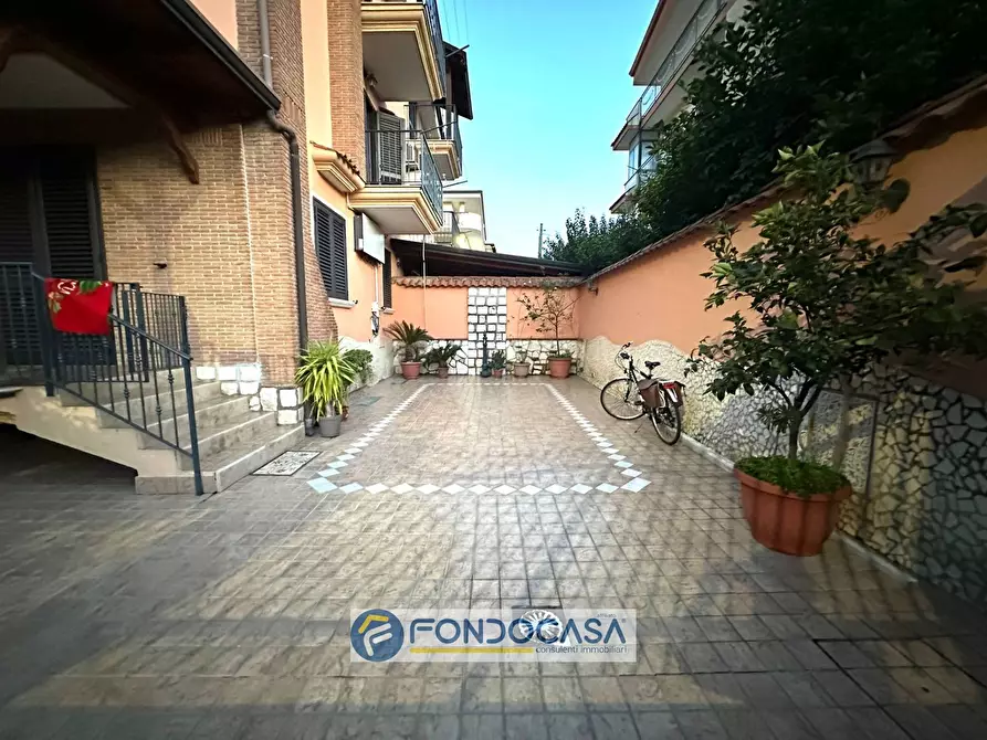 Immagine 3 di Villa in vendita  in via alessandro lampitelli a Orta Di Atella