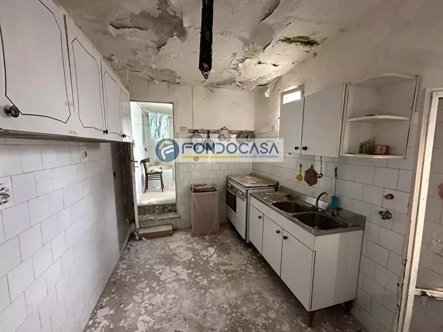 Immagine 10 di Casa indipendente in vendita  in Via Vincenzo bellini 7 a Acquarica Del Capo