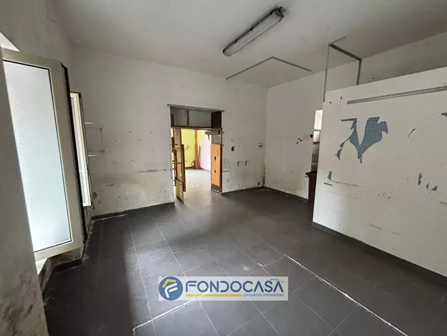 Immagine 10 di Attività commerciale in affitto  in corso Michelangelo 196 a Sant'antimo