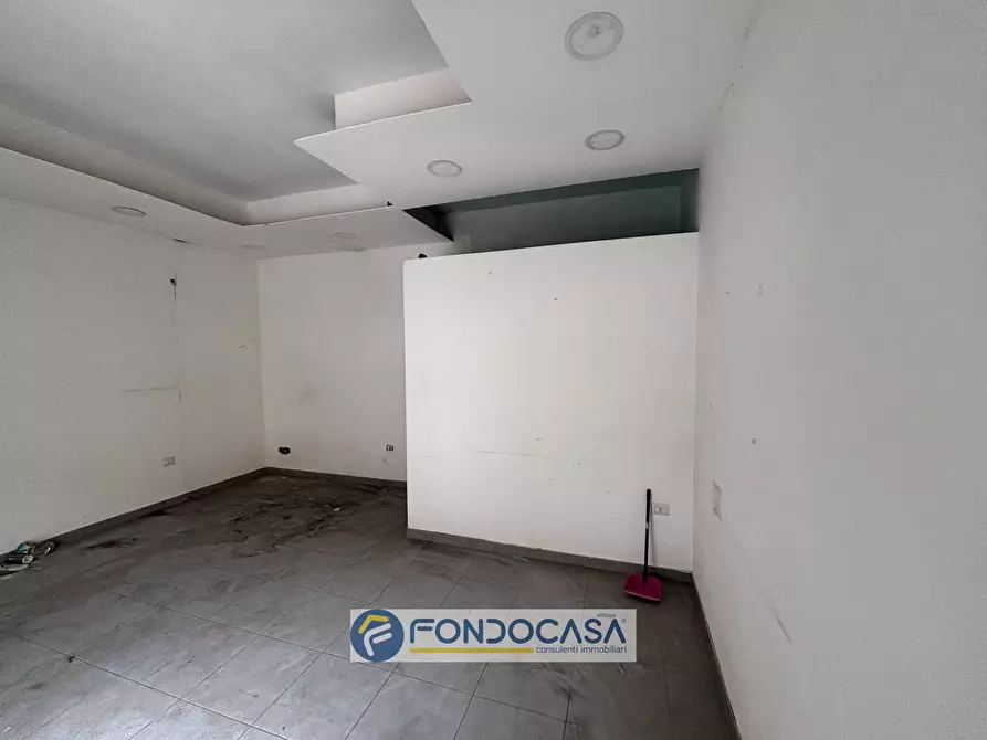 Immagine 2 di Attività commerciale in affitto  in corso michelangelo 194 a Sant'antimo