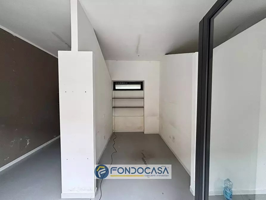 Immagine 5 di Attività commerciale in affitto  in corso michelangelo sant'antimo 192 a Sant'antimo