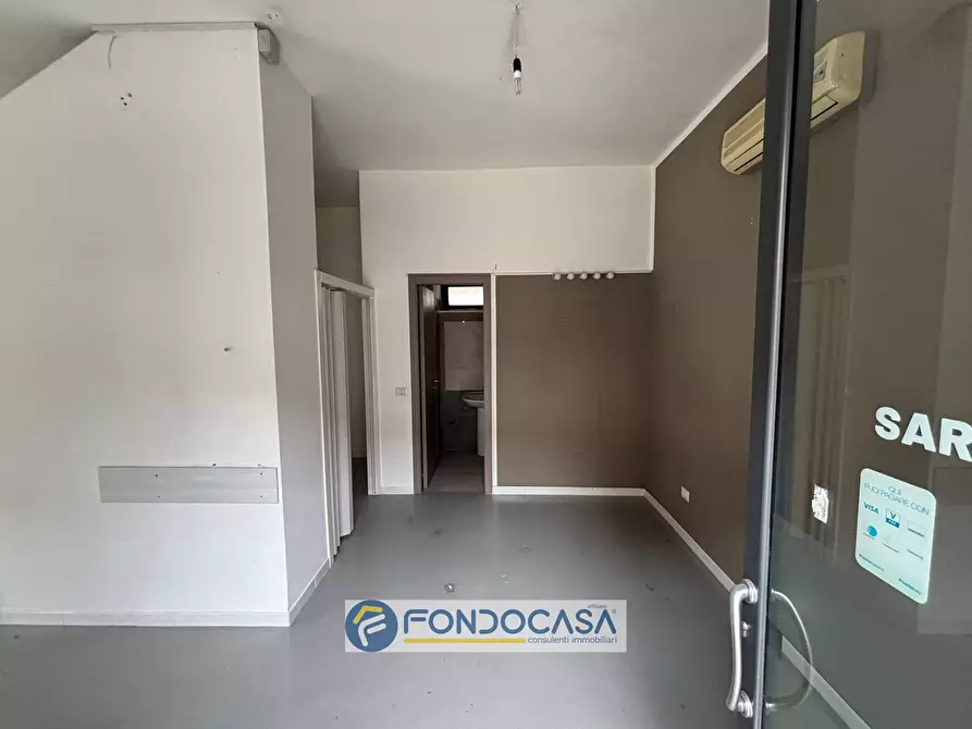 Immagine 6 di Attività commerciale in affitto  in corso michelangelo sant'antimo 192 a Sant'antimo