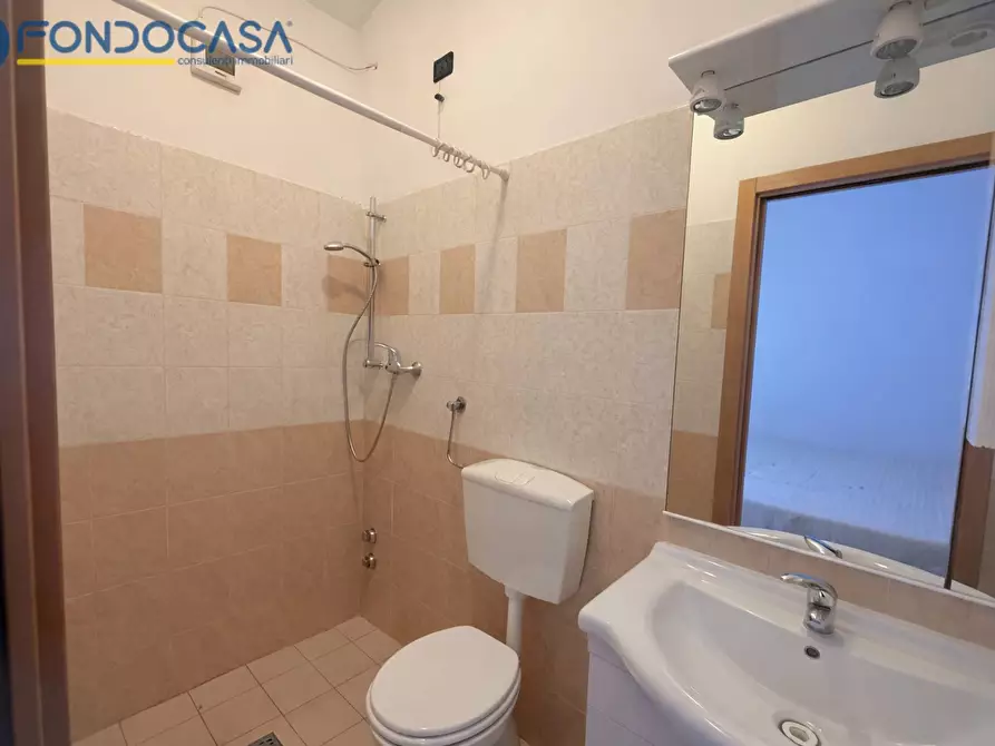 Immagine 10 di Appartamento in vendita  in Via Ugo Foscolo a Tortoreto