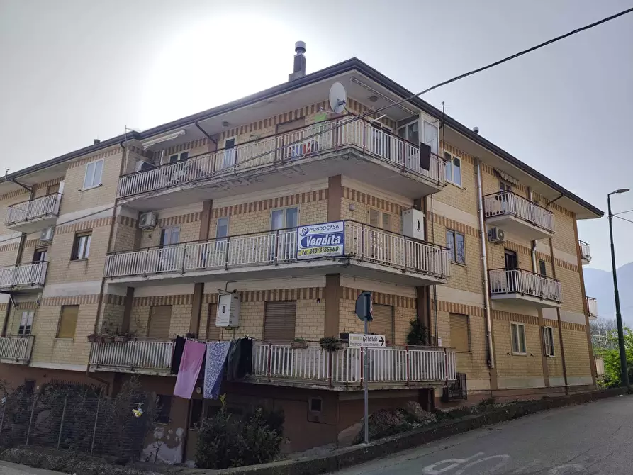 Immagine 2 di Appartamento in vendita  in Contrada Cioppolo 30 a Capriglia Irpina