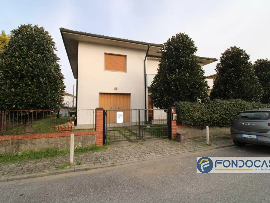 Immagine 2 di Villa in vendita  in Via Giovanni Amendola a Vicopisano