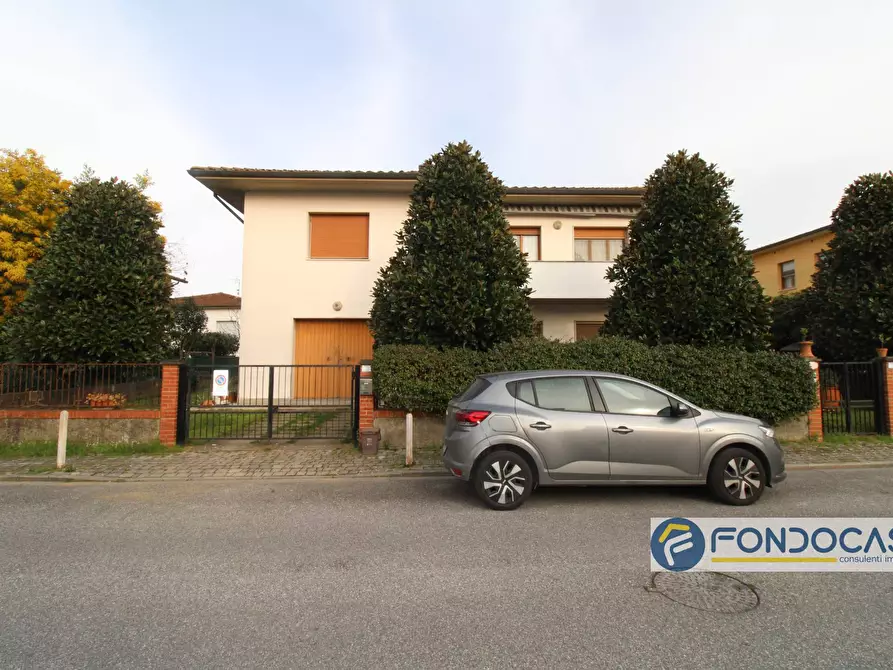 Immagine 1 di Villa in vendita  in Via Giovanni Amendola a Vicopisano