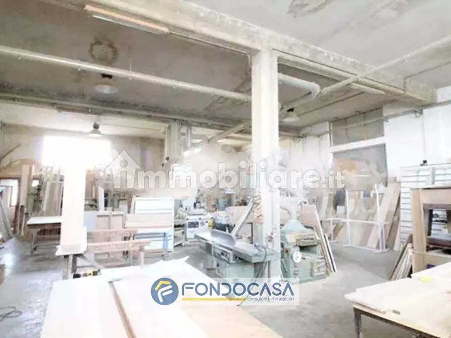 Immagine 3 di Magazzino in vendita  in via toscanini 16 a Sant'antimo