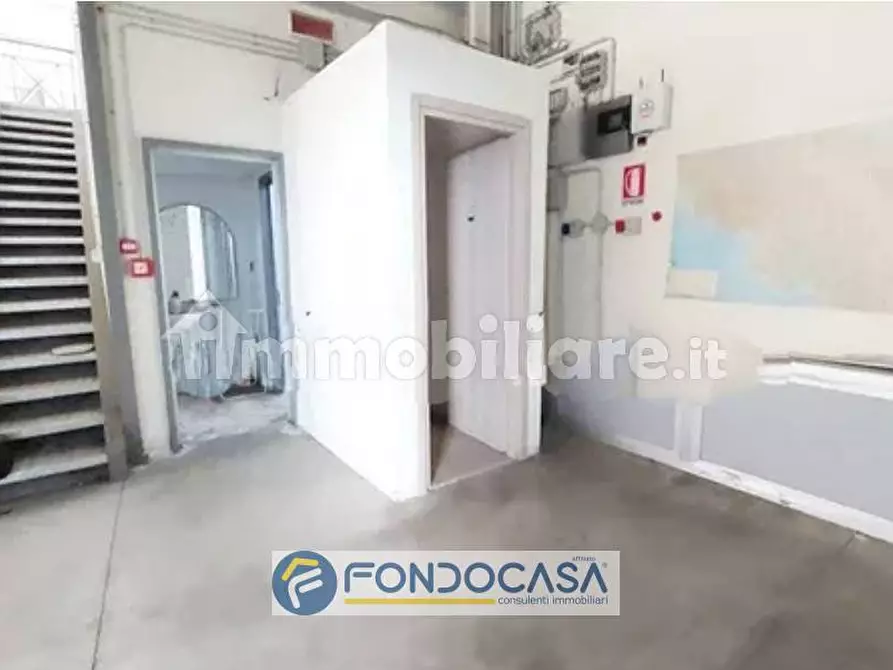Immagine 5 di Magazzino in vendita  in via toscanini 16 a Sant'antimo
