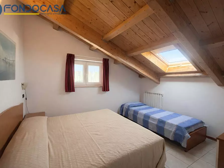 Immagine 9 di Attico in vendita  in Via Ugo Foscolo a Tortoreto