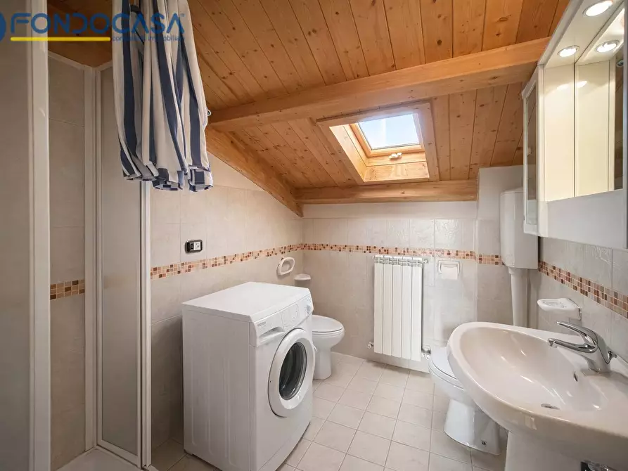 Immagine 13 di Attico in vendita  in Via Ugo Foscolo a Tortoreto