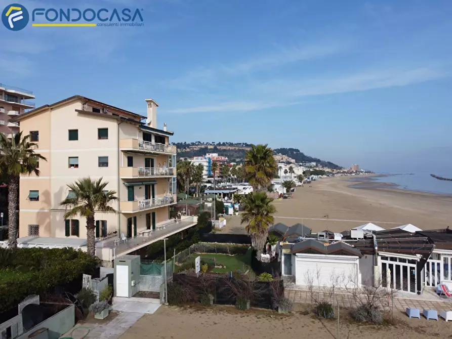 Immagine 4 di Appartamento in vendita  in Lungomare Alcide de Gasperi 7 a Grottammare