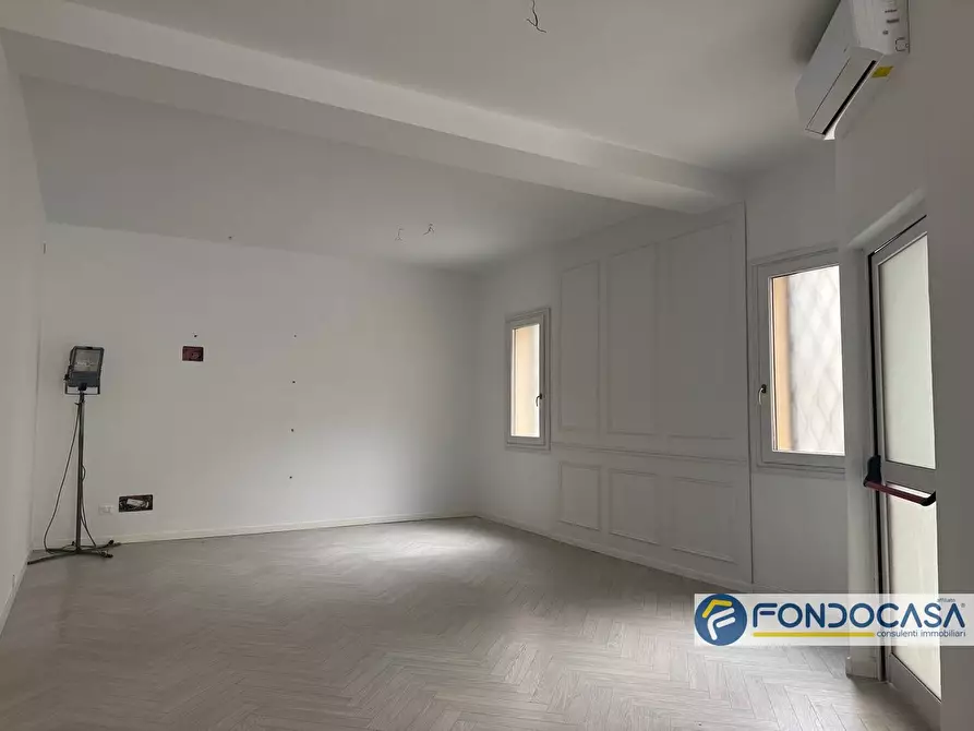 Immagine 14 di Locale commerciale in affitto  2 a Adro