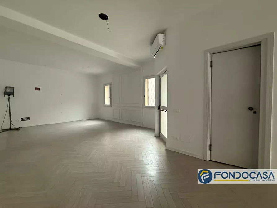 Immagine 13 di Locale commerciale in affitto  2 a Adro