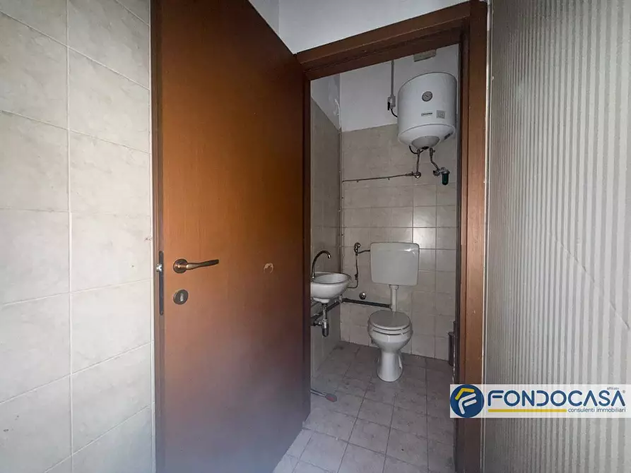 Immagine 20 di Locale commerciale in affitto  2 a Adro