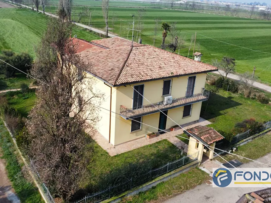 Immagine 5 di Villa in vendita  in VIA CAMPAGNA a Castegnato