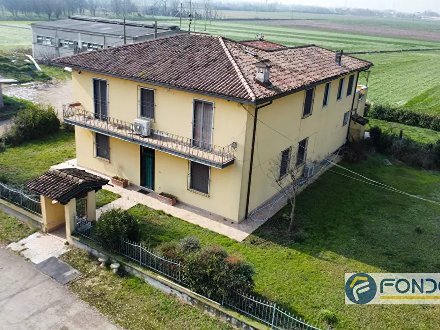 Immagine 6 di Villa in vendita  in VIA CAMPAGNA a Castegnato
