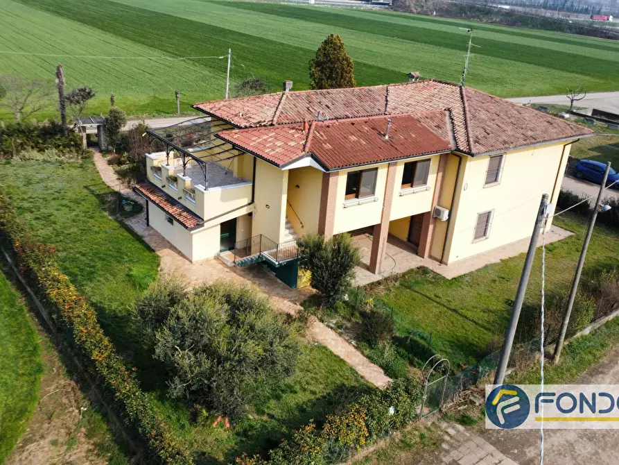 Immagine 7 di Villa in vendita  in VIA CAMPAGNA a Castegnato
