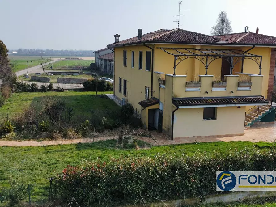 Immagine 10 di Villa in vendita  in VIA CAMPAGNA a Castegnato