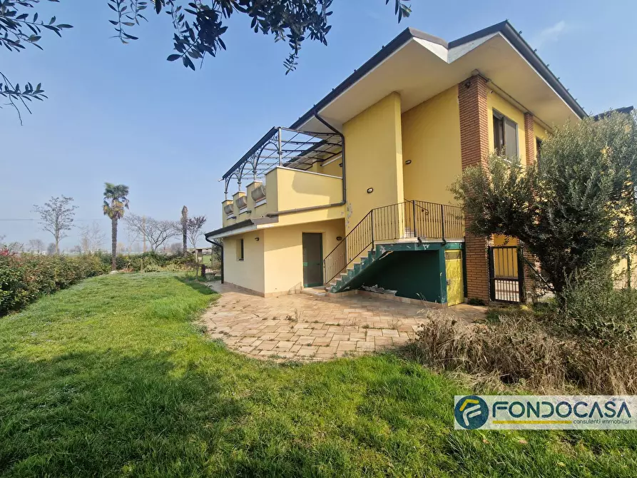 Immagine 11 di Villa in vendita  in VIA CAMPAGNA a Castegnato