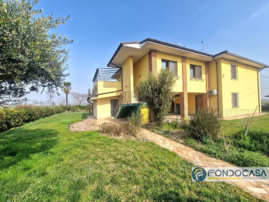 Immagine 12 di Villa in vendita  in VIA CAMPAGNA a Castegnato