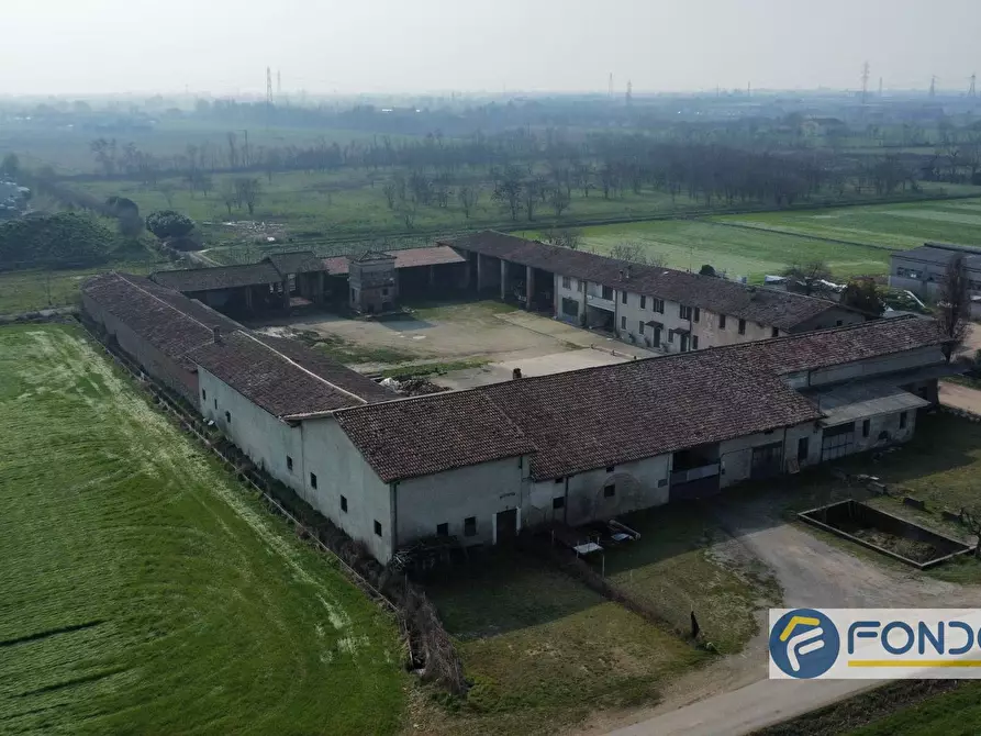 Immagine 8 di Rustico / casale in vendita  in VIA CAMPAGNA a Castegnato