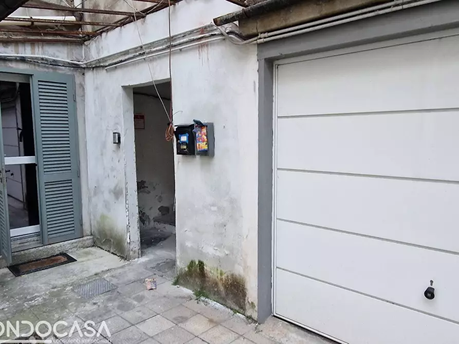 Immagine 2 di Box auto in vendita  in piazza san rocco 2 a Como