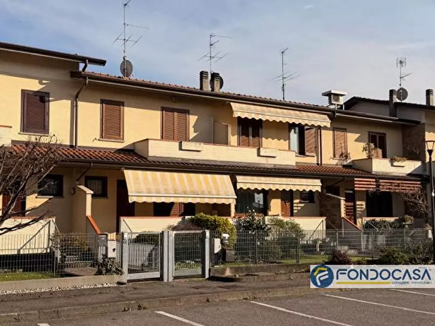 Immagine 1 di Villetta a schiera in vendita  a Palazzolo Sull'oglio